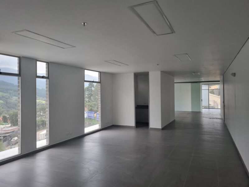 Oficina en arriendo – Zofiva, Caldas