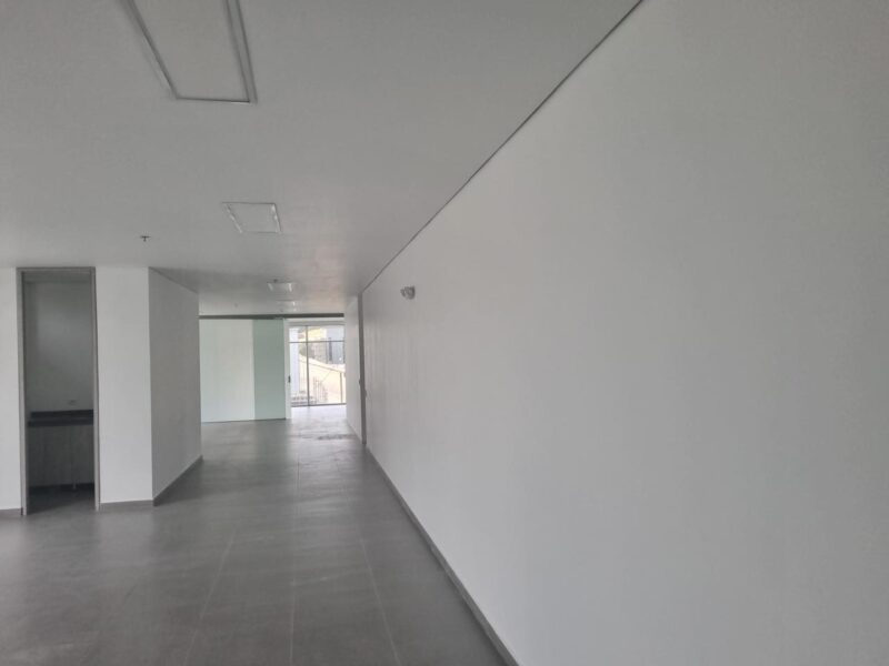 Oficina en arriendo – Zofiva, Caldas