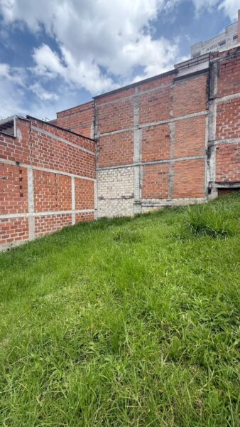 Lote en venta – Urbanización Cataluña, Sabaneta