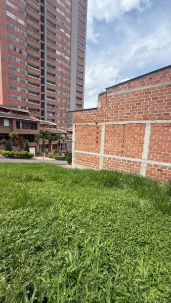 Lote en venta – Urbanización Cataluña, Sabaneta