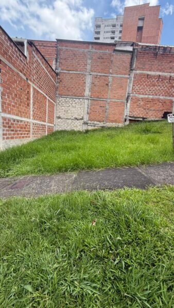 Lote en venta – Urbanización Cataluña, Sabaneta