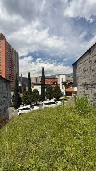 Lote en venta – Urbanización Cataluña, Sabaneta