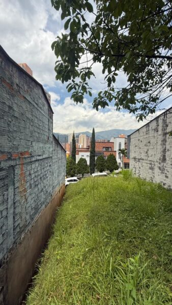Lote en venta – Urbanización Cataluña, Sabaneta