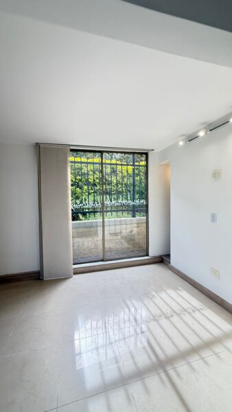 Casa esquinera en venta – Campiña de Toledo, La Estrella