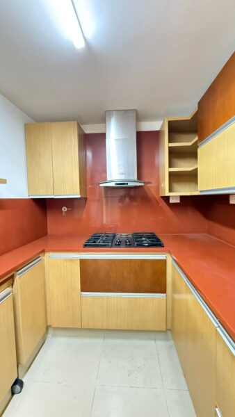 Casa esquinera en venta – Campiña de Toledo, La Estrella