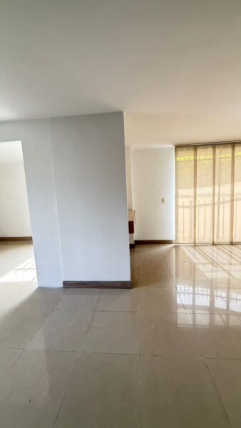 Casa esquinera en venta – Campiña de Toledo, La Estrella