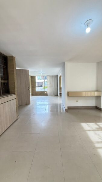 Casa esquinera en venta – Campiña de Toledo, La Estrella