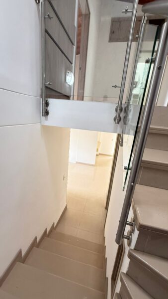 Casa esquinera en venta – Campiña de Toledo, La Estrella