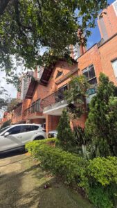 Casa en venta – Suramérica | Urbanización Abedules