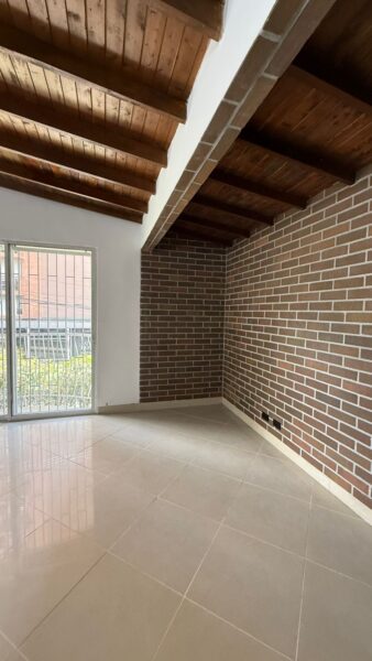 Casa Jardín en Sudamérica – Casa #32