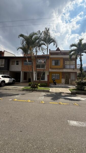 Casa en arriendo – La Estrella | Urbanización San Agustín