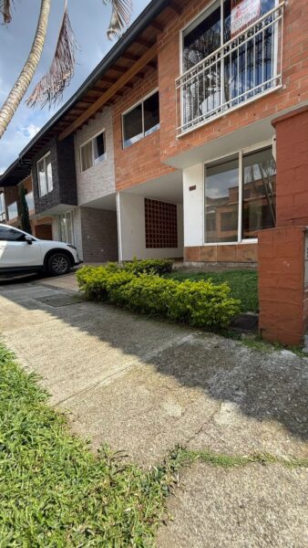 Casa en arriendo – La Estrella | Urbanización San Agustín