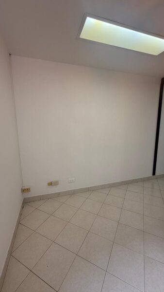 Oficina en arriendo – Edificio Colmena | Milla de Oro – El Poblado