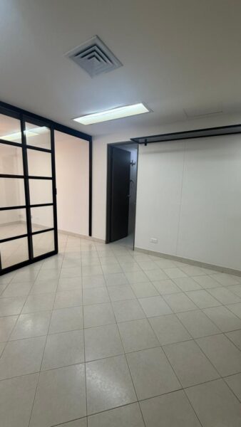 Oficina en arriendo – Edificio Colmena | Milla de Oro – El Poblado