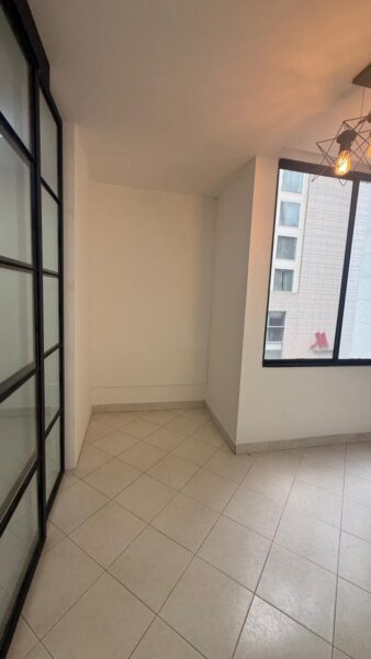 Oficina en arriendo – Edificio Colmena | Milla de Oro – El Poblado
