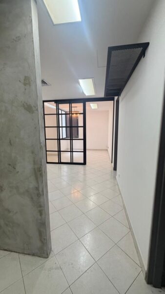 Oficina en arriendo – Edificio Colmena | Milla de Oro – El Poblado