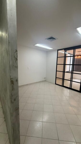 Oficina en arriendo – Edificio Colmena | Milla de Oro – El Poblado