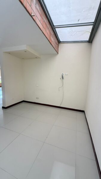 Casa en arriendo en Suramérica, La Estrella. Ubicada en una zona estratégica del sur del Valle de Aburrá,