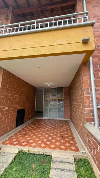 Casa en arriendo en Suramérica, La Estrella. Ubicada en una zona estratégica del sur del Valle de Aburrá,