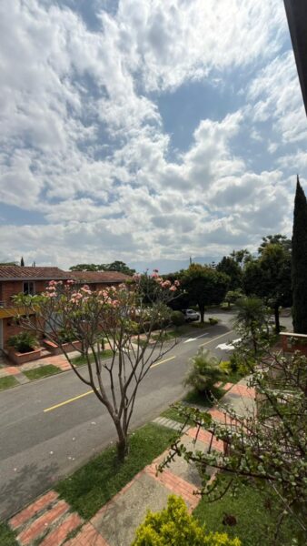Casa en arriendo en Suramérica, La Estrella. Ubicada en una zona estratégica del sur del Valle de Aburrá,