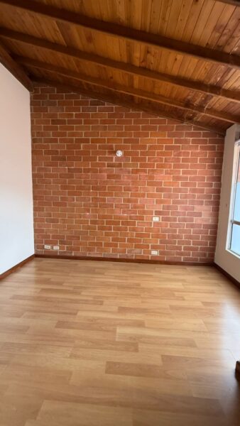 Casa en arriendo en Suramérica, La Estrella. Ubicada en una zona estratégica del sur del Valle de Aburrá,