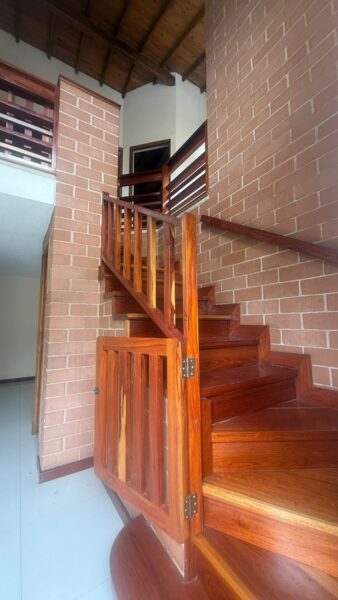 Casa en arriendo en Suramérica, La Estrella. Ubicada en una zona estratégica del sur del Valle de Aburrá,