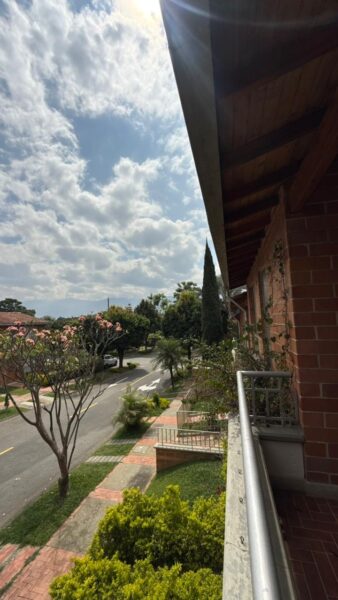 Casa en arriendo en Suramérica, La Estrella. Ubicada en una zona estratégica del sur del Valle de Aburrá,