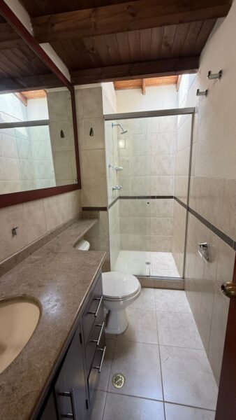 Casa en arriendo en Suramérica, La Estrella. Ubicada en una zona estratégica del sur del Valle de Aburrá,