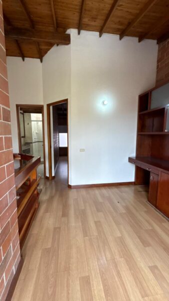 Casa en arriendo en Suramérica, La Estrella. Ubicada en una zona estratégica del sur del Valle de Aburrá,