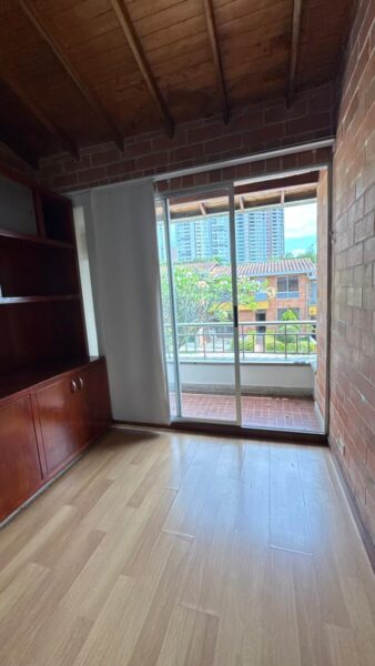 Casa en arriendo en Suramérica, La Estrella. Ubicada en una zona estratégica del sur del Valle de Aburrá,