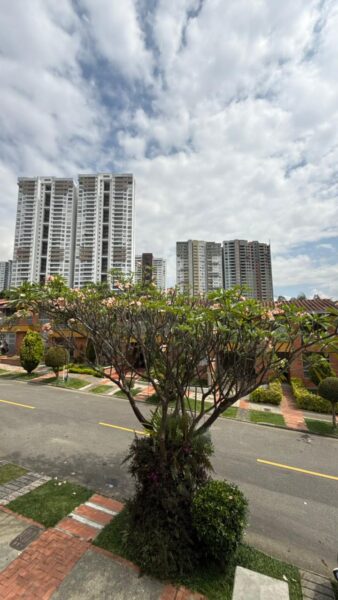 Casa en arriendo en Suramérica, La Estrella. Ubicada en una zona estratégica del sur del Valle de Aburrá,