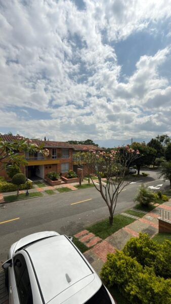 Casa en arriendo en Suramérica, La Estrella. Ubicada en una zona estratégica del sur del Valle de Aburrá,