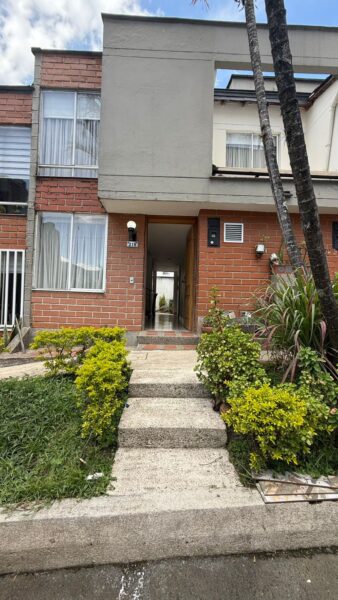 Casa en Arriendo–Suramérica, La Estrella/A26062201